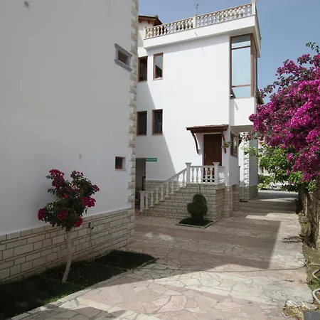 Orchids Hotel Sarande