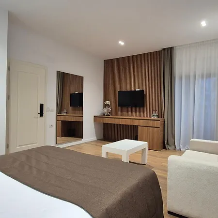 Hotel Orchids Sarandë