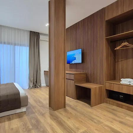 Orchids Hotel 3*