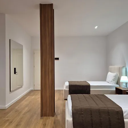 Hotel Orchids 3*