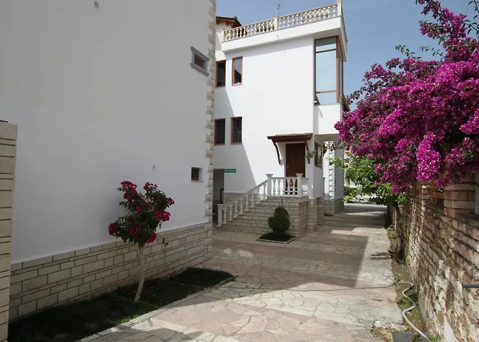 Orchids Hotel Sarande