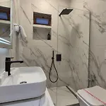 Ξενοδοχείο Orchids 3*