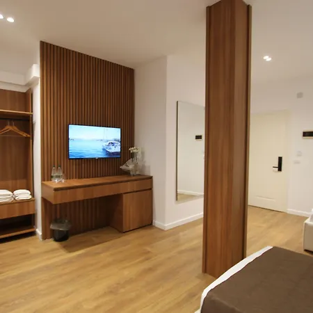 Orchids Hotel 3*